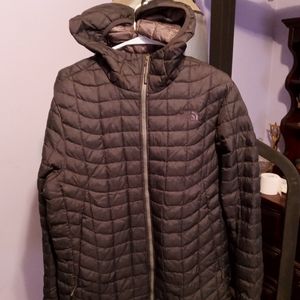 The North Face mens black hooded jacket size large